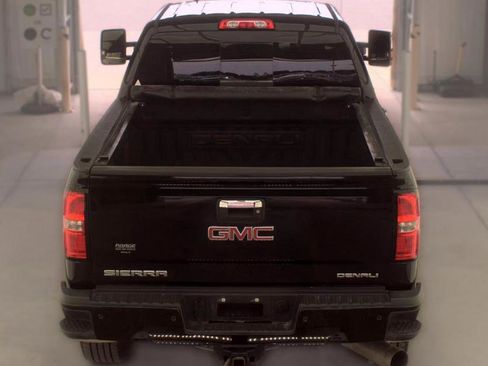 Used 2016 GMC Sierra 2500 Denali w/ Duramax Plus Package AWD/4WD image 6