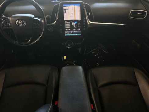 Used 2022 Toyota Prius Prime XLE FWD image 4