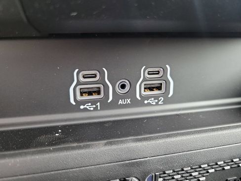 New 2026 RAM 2500 Big Horn AWD/4WD image 18