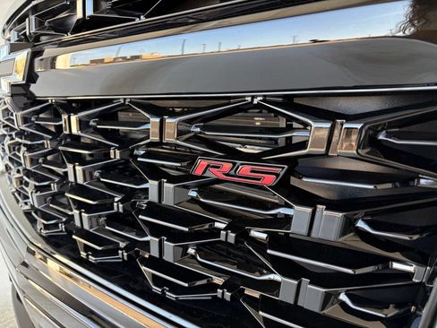 New 2027 Chevrolet Traverse RS w/ LPO, Floor Liner Package FWD image 29
