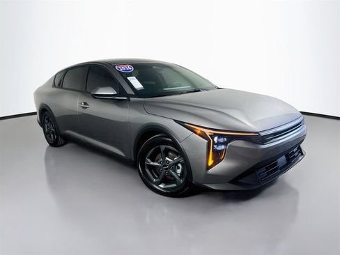 Used 2026 Kia K4 FWD image 2
