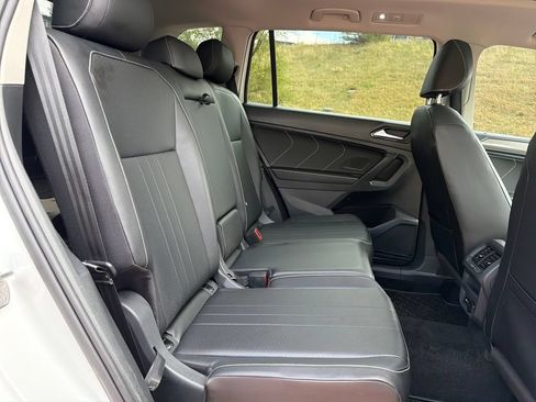 Used 2022 Volkswagen Tiguan SE AWD/4WD image 29