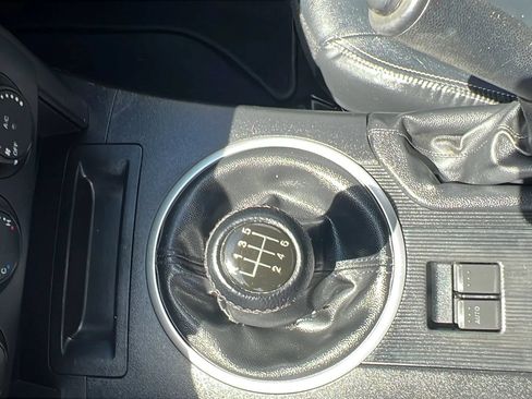 Used 2006 MAZDA MX-5 Miata Grand Touring RWD image 14