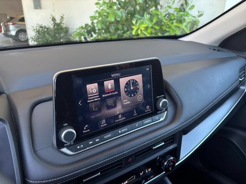Used 2025 Nissan Rogue SV FWD image 20