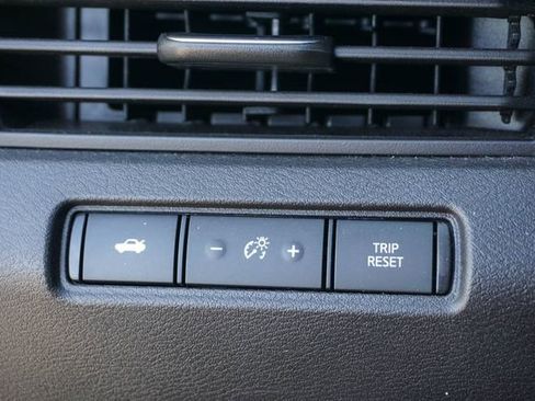 Used 2024 Nissan Altima 2.5 SV FWD image 21