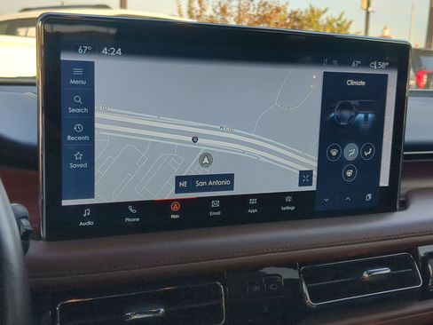 Used 2022 Lincoln Nautilus Reserve w/ Equipment Group 201A image 17