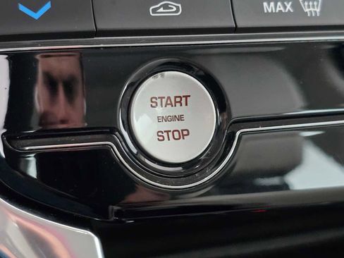 Used 2019 Jaguar XF Prestige image 59