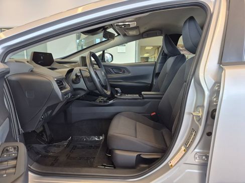 Used 2025 Toyota Prius LE FWD image 14