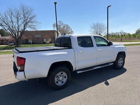 Used 2023 Toyota Tacoma SR image 11