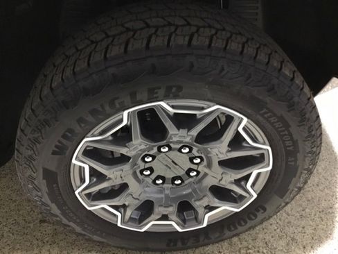 New 2025 GMC Hummer EV 3X image 28