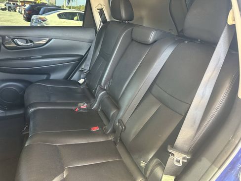 Used 2018 Nissan Rogue SL w/ Premium Package FWD image 22