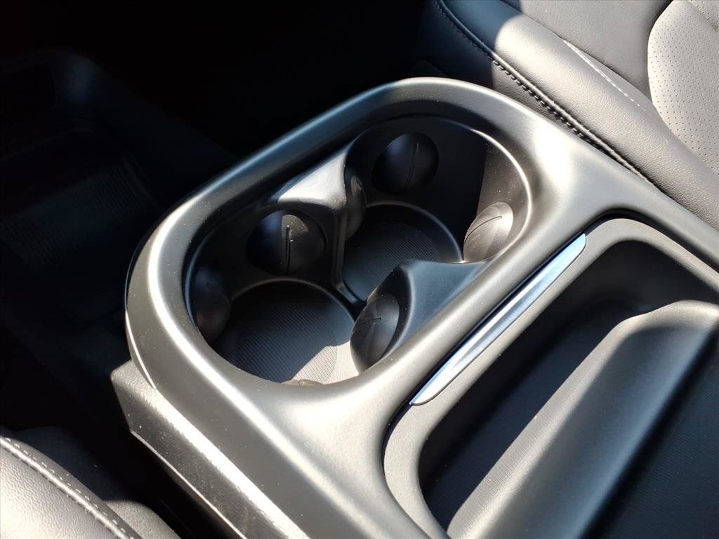 New 2027 Chrysler Pacifica Select FWD image 34