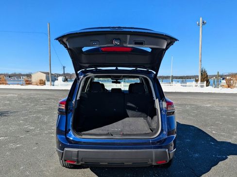 Used 2024 Nissan Rogue SV image 7