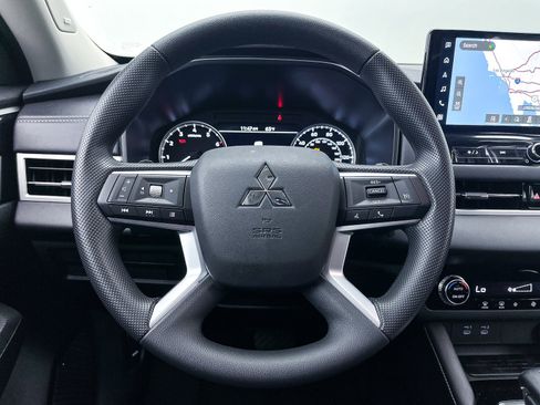 New 2025 Mitsubishi Outlander ES image 21