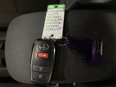 Used 2023 Toyota Corolla Cross LE image 25