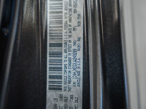 Used 2018 Jeep Wrangler Unlimited Sahara image 43