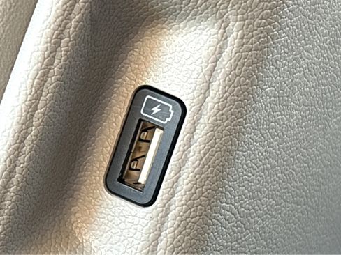 Used 2022 Kia Sorento S image 26