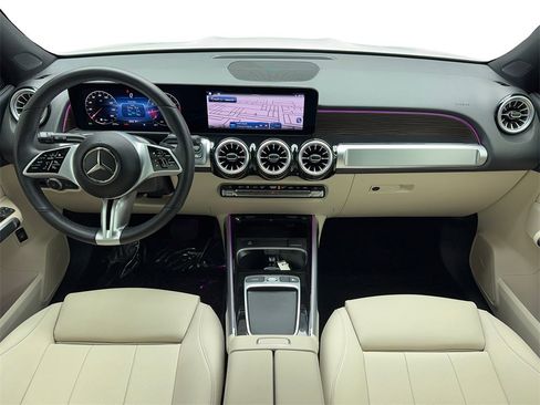 Used 2025 Mercedes-Benz GLB 250 w/ Exclusive Package image 16
