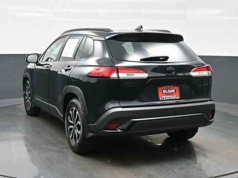 Used 2025 Toyota Corolla Cross AWD Hybrid w/ Moonroof Package image 4