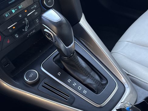 Used 2016 Ford Focus Titanium w/ Titanium Technology Package image 25