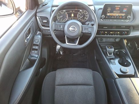 Used 2024 Nissan Rogue SV AWD/4WD image 13