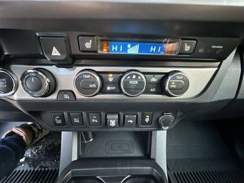 Certified 2021 Toyota Tacoma Limited image 18