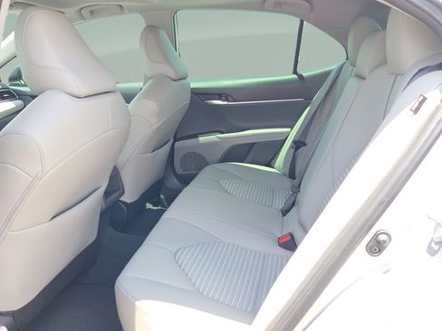 Used 2024 Toyota Camry SE FWD image 10
