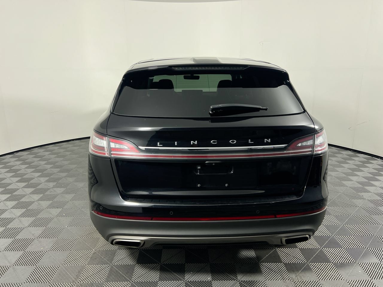 Used 2021 Lincoln Nautilus Reserve w/ Monochromatic Package AWD/4WD image 4