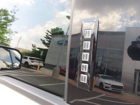 Used 2018 Ford F150 Lariat AWD/4WD image 10