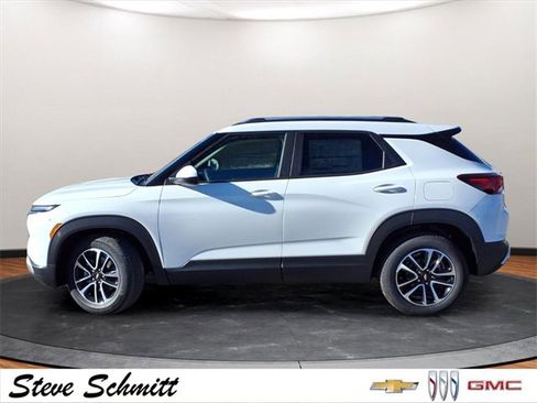 New 2026 Chevrolet TrailBlazer LT w/ Convenience Package image 2