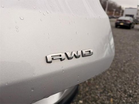 Used 2022 GMC Terrain SLE w/ Driver Convenience Package image 21