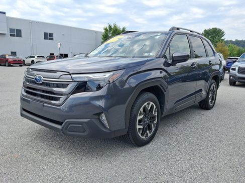 Certified 2025 Subaru Forester Premium w/ Convenience Package #1 AWD/4WD image 3