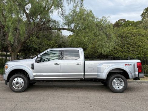 Used 2021 Ford F450 Platinum w/ FX4 Off-Road Package image 3
