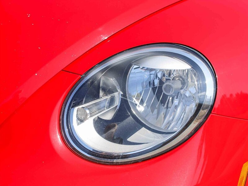 Used 2018 Volkswagen Beetle 2.0T S FWD image 11