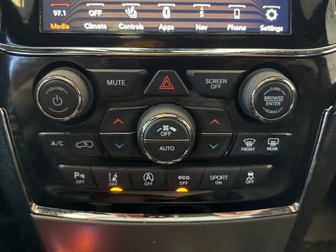 Used 2021 Jeep Grand Cherokee Altitude image 17