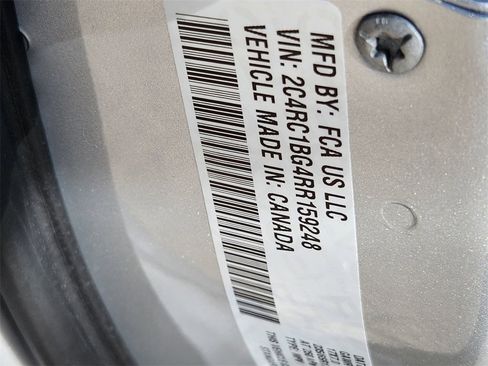 Used 2024 Chrysler Pacifica Touring-L image 25