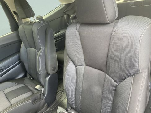 Used 2022 Subaru Ascent Premium w/ Convenience Package image 12
