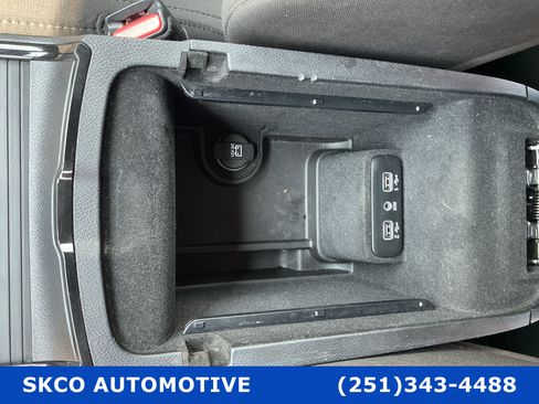 Used 2020 Dodge Charger SXT w/ Blacktop Package RWD image 25