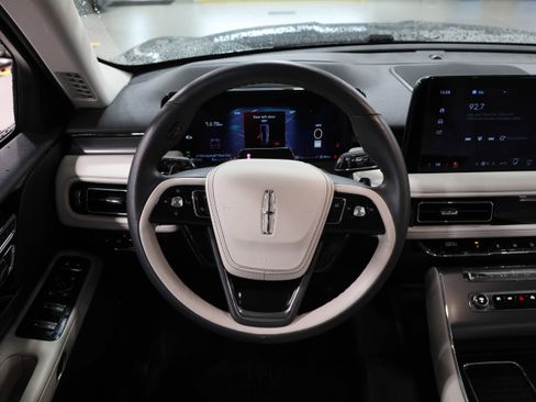 Used 2025 Lincoln Aviator AWD w/ Jet Appearance Package image 17