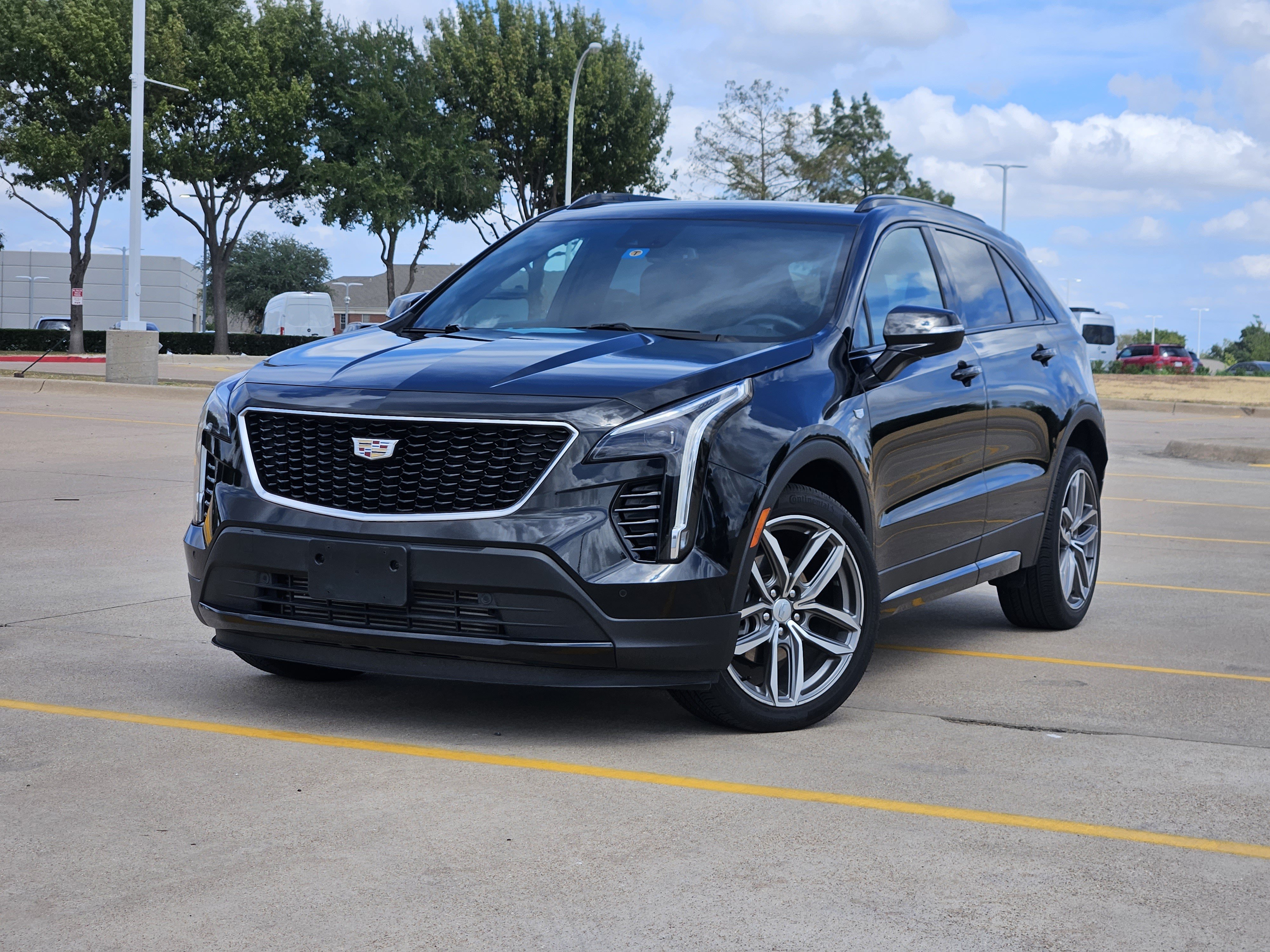 Used 2023 Cadillac XT4 Sport w/ Cold Weather Package FWD image 1