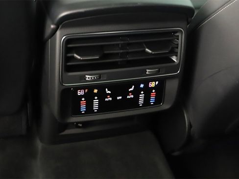 Certified 2023 Audi Q8 Premium Plus image 22