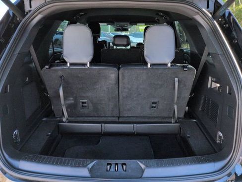 Used 2025 Ford Explorer ST-Line w/ ST-Line Street Pack AWD/4WD image 12