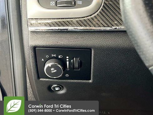 Used 2014 Jeep Grand Cherokee SRT8 w/ Luxury Group II AWD/4WD image 18