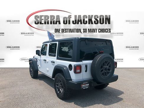 Used 2024 Jeep Wrangler Unlimited Sport AWD/4WD image 7