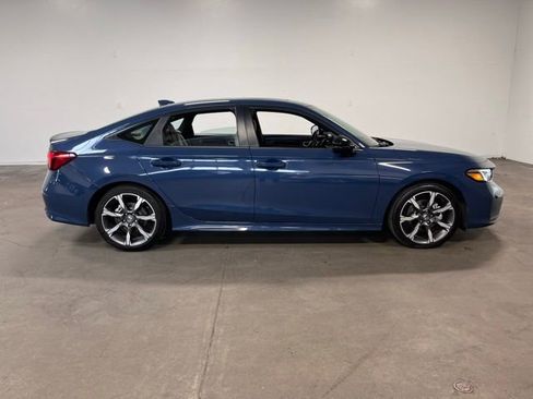 Used 2025 Honda Civic Sport image 2