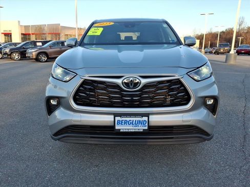 Used 2023 Toyota Highlander LE image 8