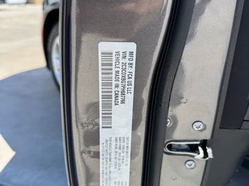 Used 2023 Dodge Charger SXT image 33