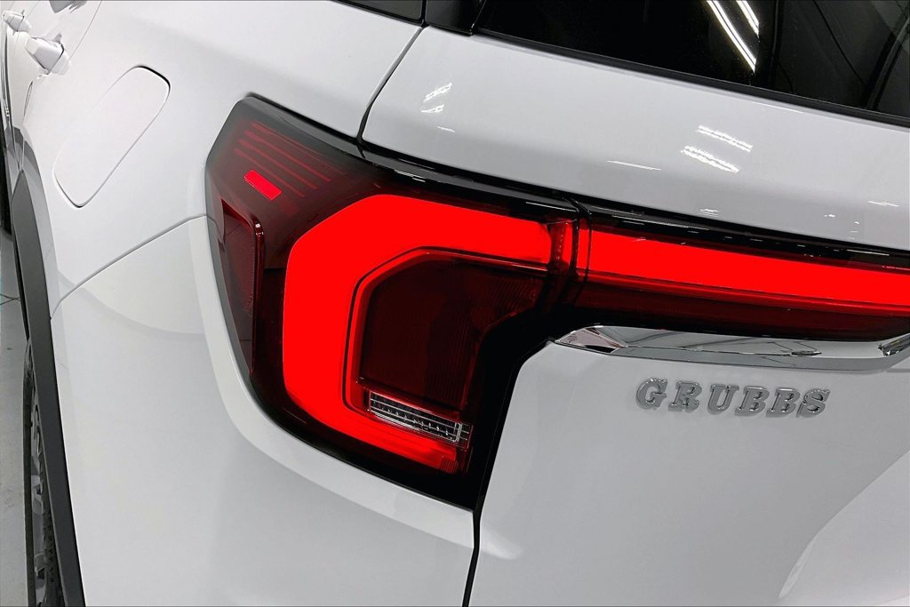 Used 2027 GMC Terrain Elevation w/ Elevation Premium Package FWD image 30