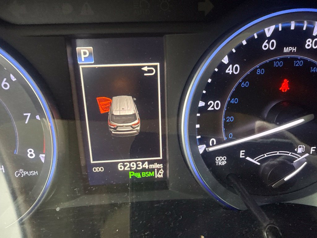 Used 2019 Toyota Highlander Limited FWD image 29