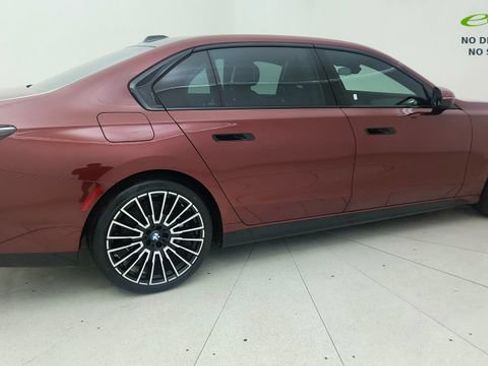 Used 2026 BMW 740i RWD image 7